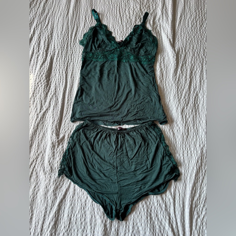 Women's Green Lace Trim Sleepwear Set